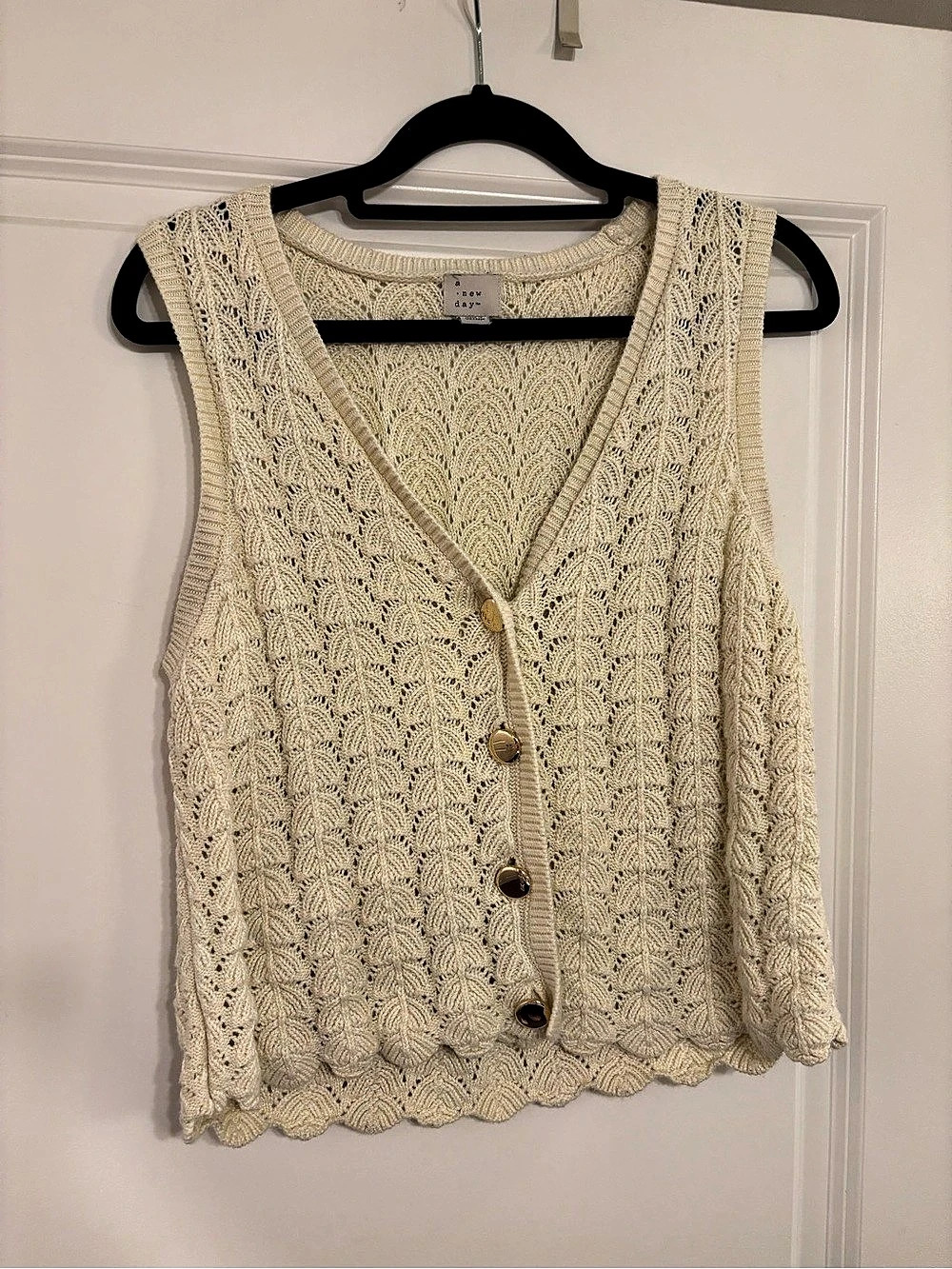 a new day Button Front Crochet Knit Vest Cream Size Small